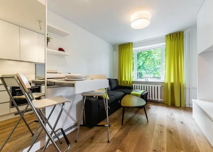 Отель Stroomi 2*