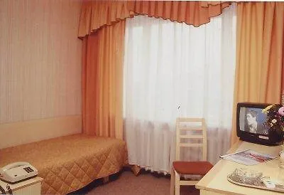 Otel Stroomi 2*